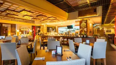 VOUK HOTEL & SUITES