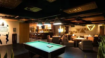 VOUK HOTEL & SUITES