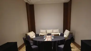VOUK HOTEL & SUITES