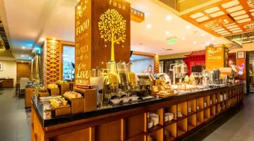 VOUK HOTEL & SUITES