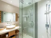 VOUK HOTEL & SUITES