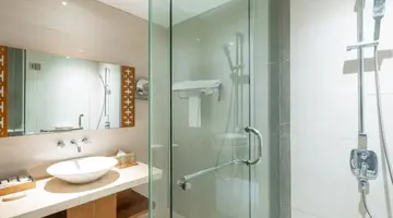 VOUK HOTEL & SUITES