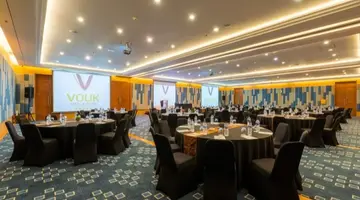 VOUK HOTEL & SUITES