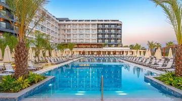 Vox Maris Resort