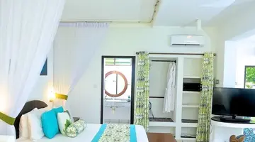 Voyager Beach Resort