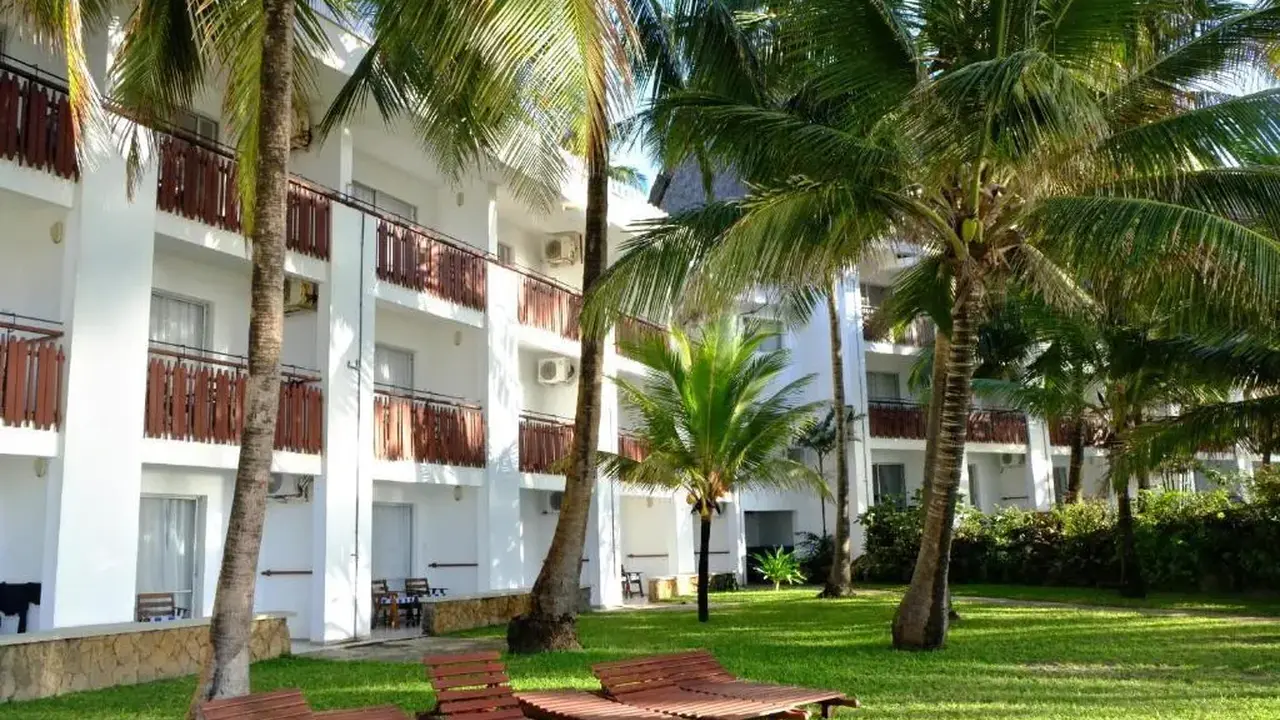 VOYAGER BEACH RESORT