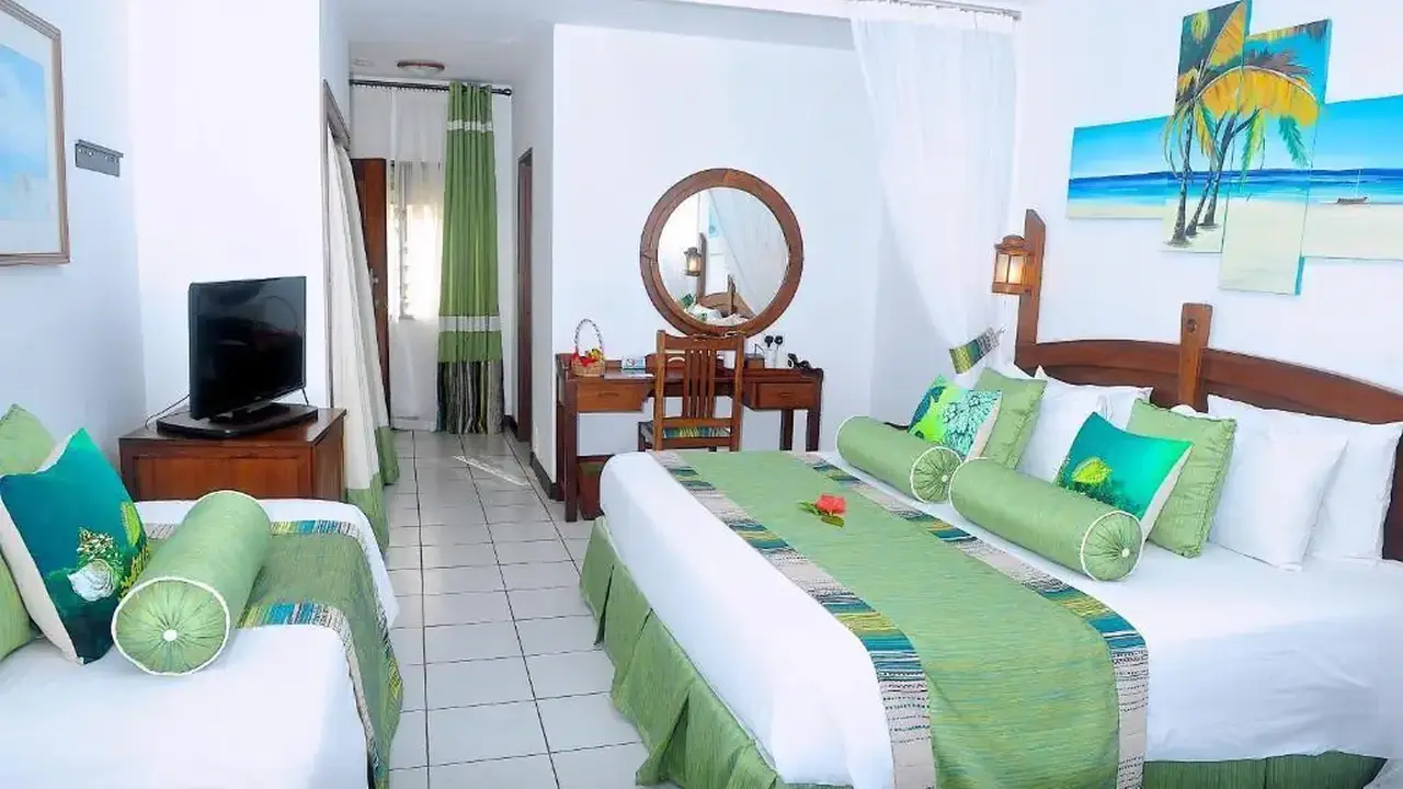 VOYAGER BEACH RESORT