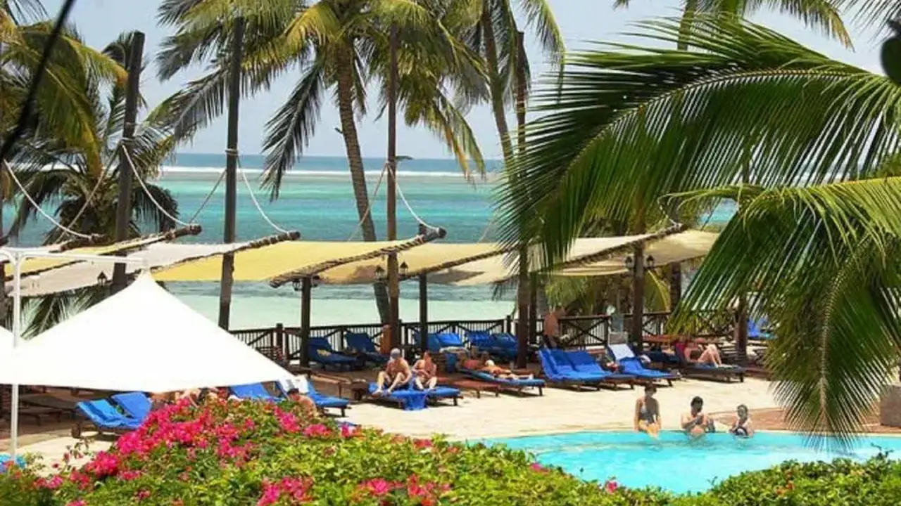 VOYAGER BEACH RESORT