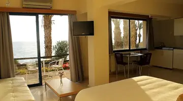Vrachia Beach Hotel & Suites (Adults Only)