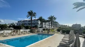 Vrachia Beach Hotel & Suites (Adults Only)