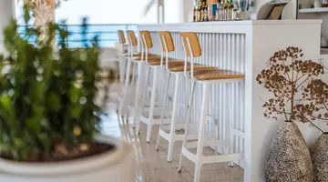 VRACHIA BEACH HOTEL & SUITES - ADULTS ONLY (+15)