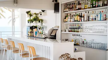 VRACHIA BEACH HOTEL & SUITES - ADULTS ONLY (+15)