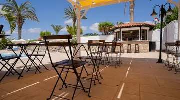 VRACHIA BEACH HOTEL & SUITES - ADULTS ONLY (+15)