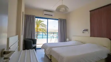 VRACHIA BEACH HOTEL & SUITES - ADULTS ONLY (+15)