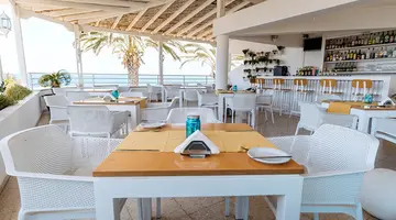 VRACHIA BEACH HOTEL & SUITES - ADULTS ONLY (+15)