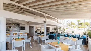 VRACHIA BEACH HOTEL & SUITES - ADULTS ONLY (+15)