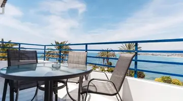 VRACHIA BEACH HOTEL & SUITES - ADULTS ONLY (+15)