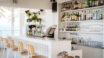 VRACHIA BEACH HOTEL & SUITES - ADULTS ONLY (+15)