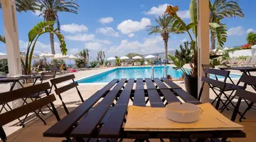 VRACHIA BEACH HOTEL & SUITES - ADULTS ONLY (+15)