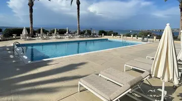 Vrachia Beach Hotel & Suites (Adults Only)