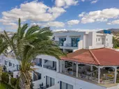 Vrachia Beach Hotel & Suites (Adults Only)