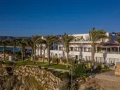 Vrachia Beach Hotel & Suites (Adults Only)