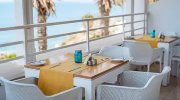 Vrachia Beach Hotel & Suites (Adults Only)