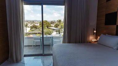 Vrachia Beach Hotel & Suites (Adults Only)
