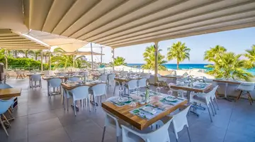 Vrissaki Beach Hotel