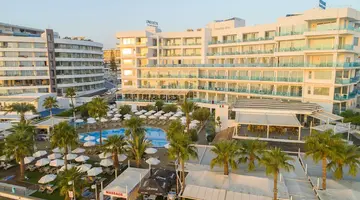 Vrissaki Beach Hotel