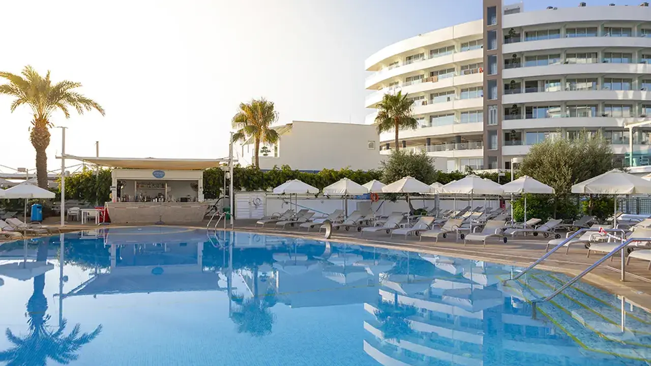 Vrissaki Beach Hotel