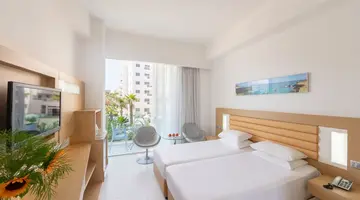 VRISSAKI BEACH HOTEL