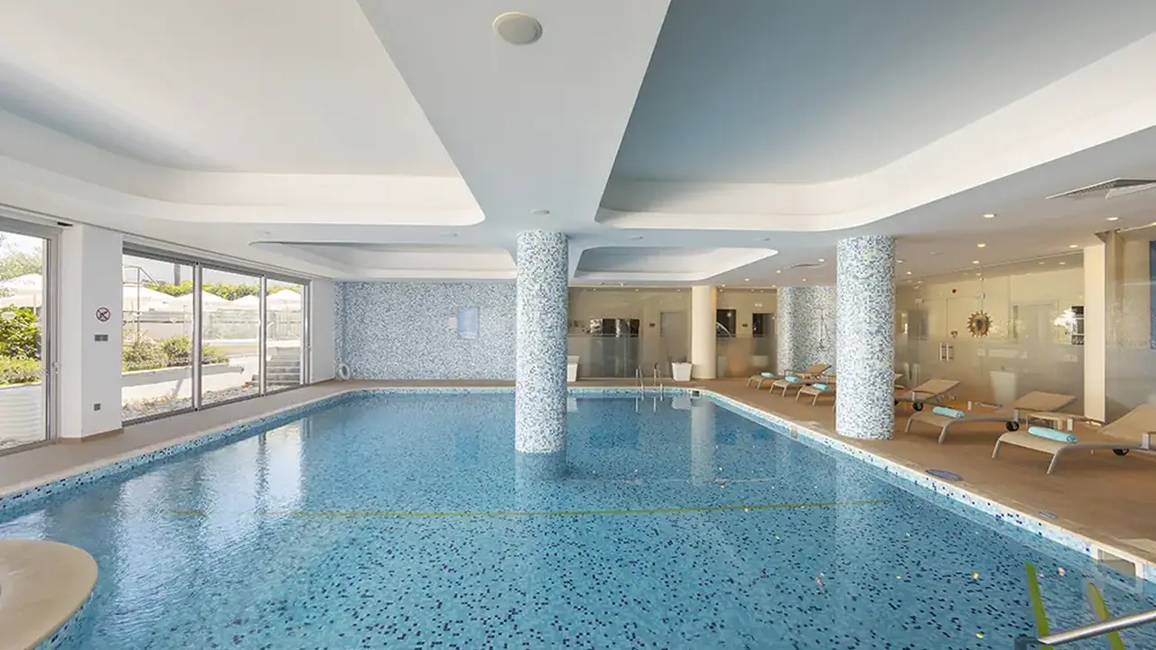 Vrissaki Beach Hotel