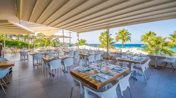 Vrissaki Beach Hotel
