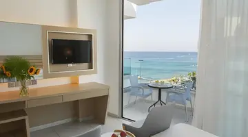 Vrissaki Beach Hotel