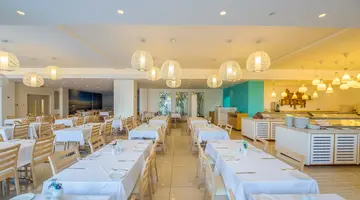 VRISSAKI BEACH HOTEL