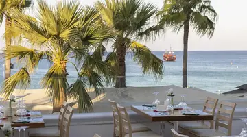 Vrissaki Beach Hotel