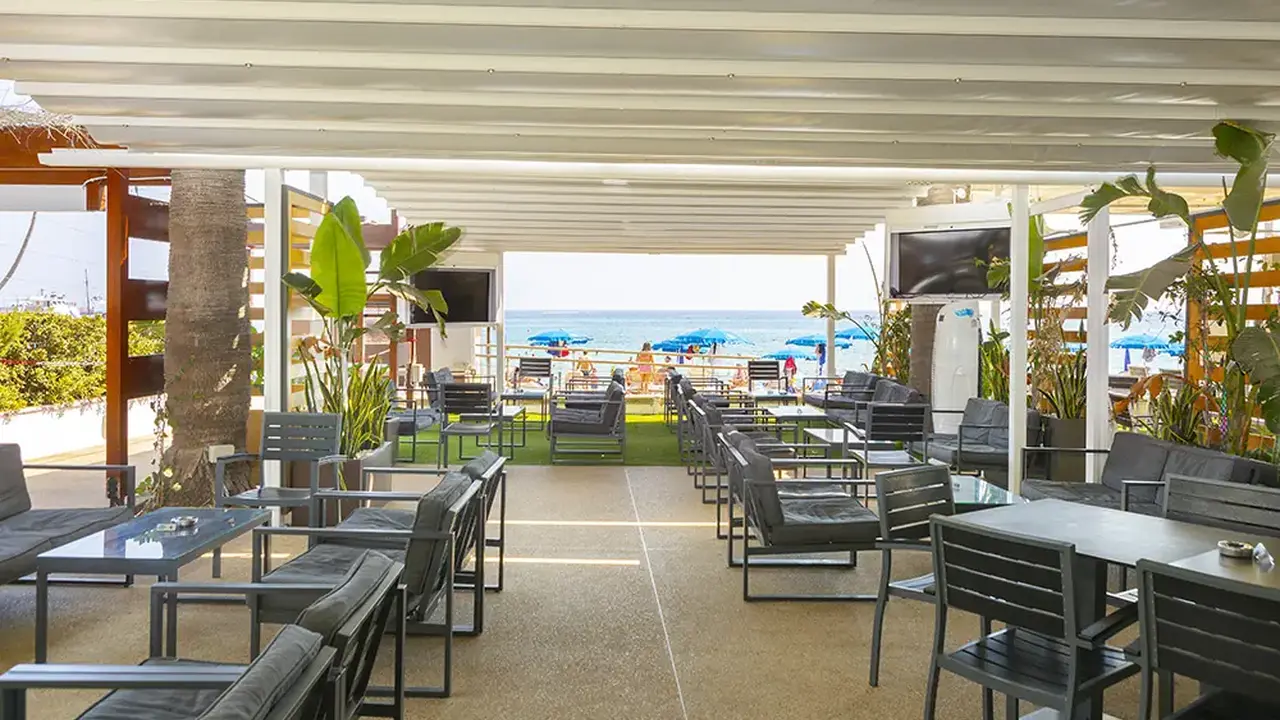 Vrissaki Beach Hotel