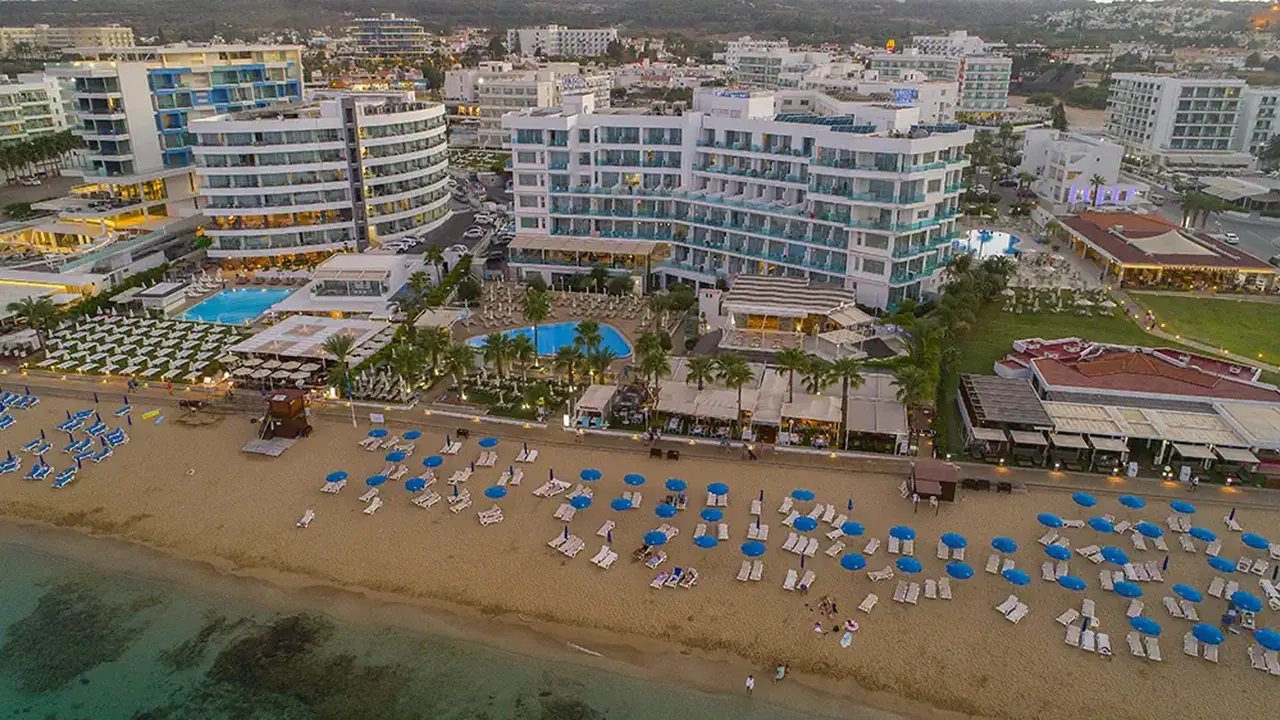 Vrissaki Beach Hotel