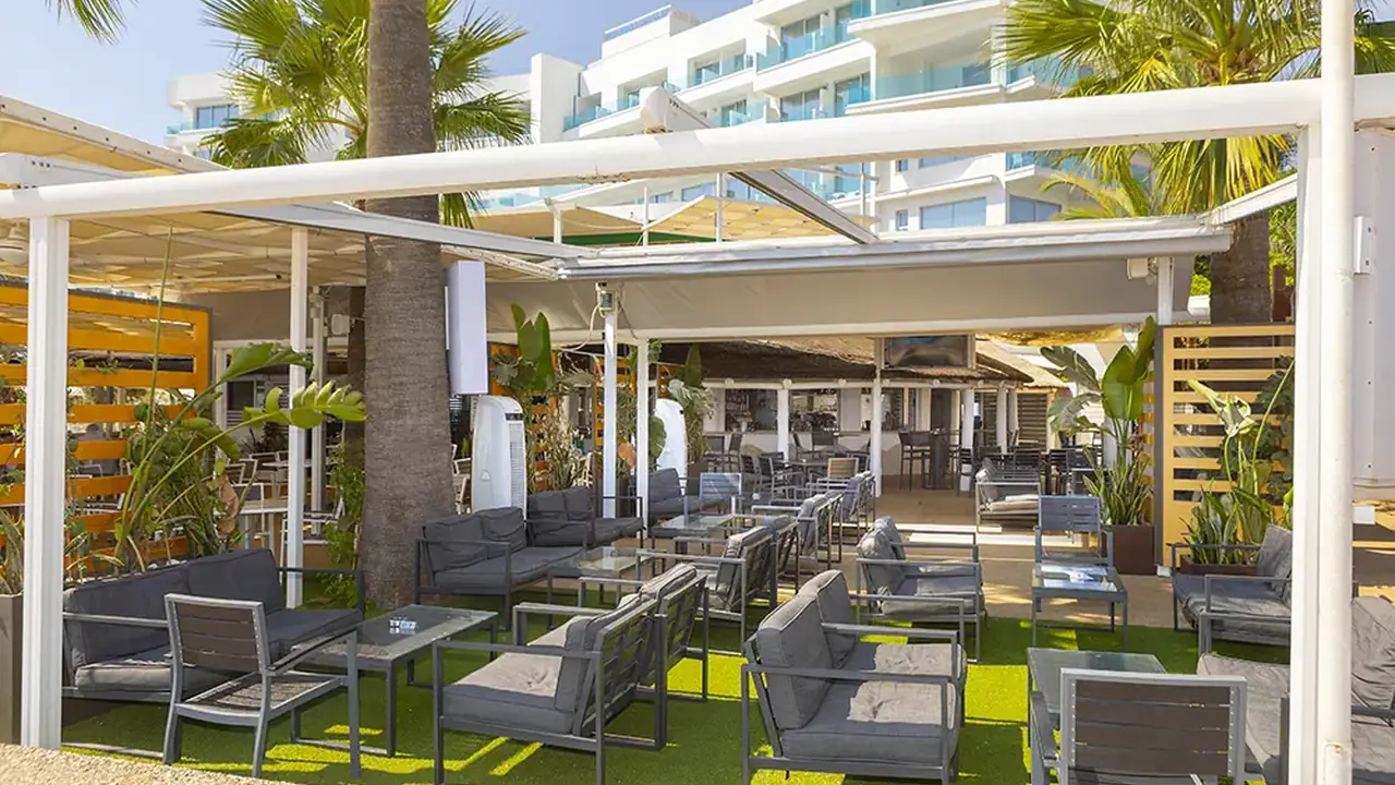 Vrissaki Beach Hotel