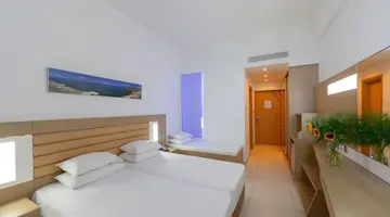 Vrissaki Beach Hotel