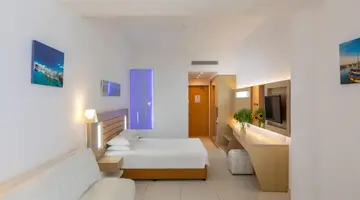 Vrissaki Beach Hotel