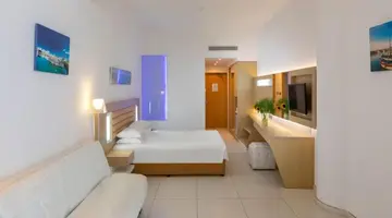 Vrissaki Beach Hotel