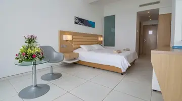 Vrissaki Beach Hotel