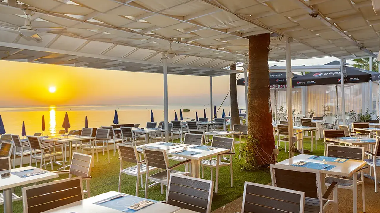 Vrissaki Beach Hotel