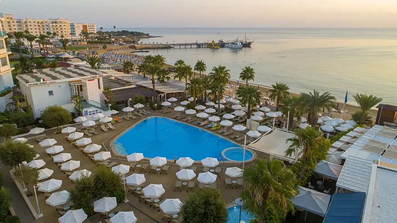 Vrissaki Beach Hotel
