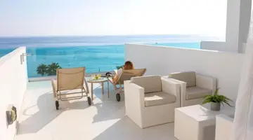 Vrissaki Beach Hotel