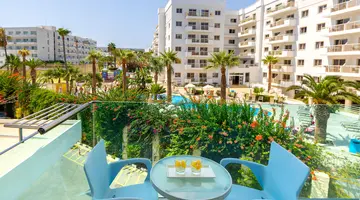 VRISSAKI BEACH HOTEL