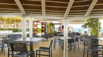 Vrissaki Beach Hotel