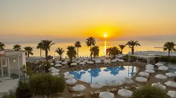 Vrissaki Beach Hotel
